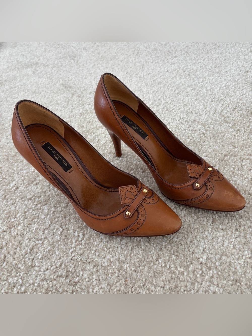 LOUIS VUITTON Cognac Leather Brogue Pumps Size 35.5 EU 5.5 US Kiltie Pointed